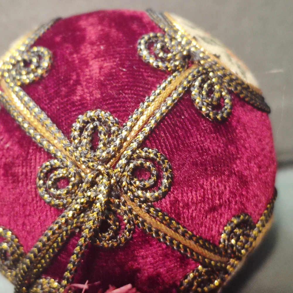 Vintage Burhundy Velvet Cross Stich Ball Red Bird Ornaments Hol8day Christmas - Picture 8 of 9